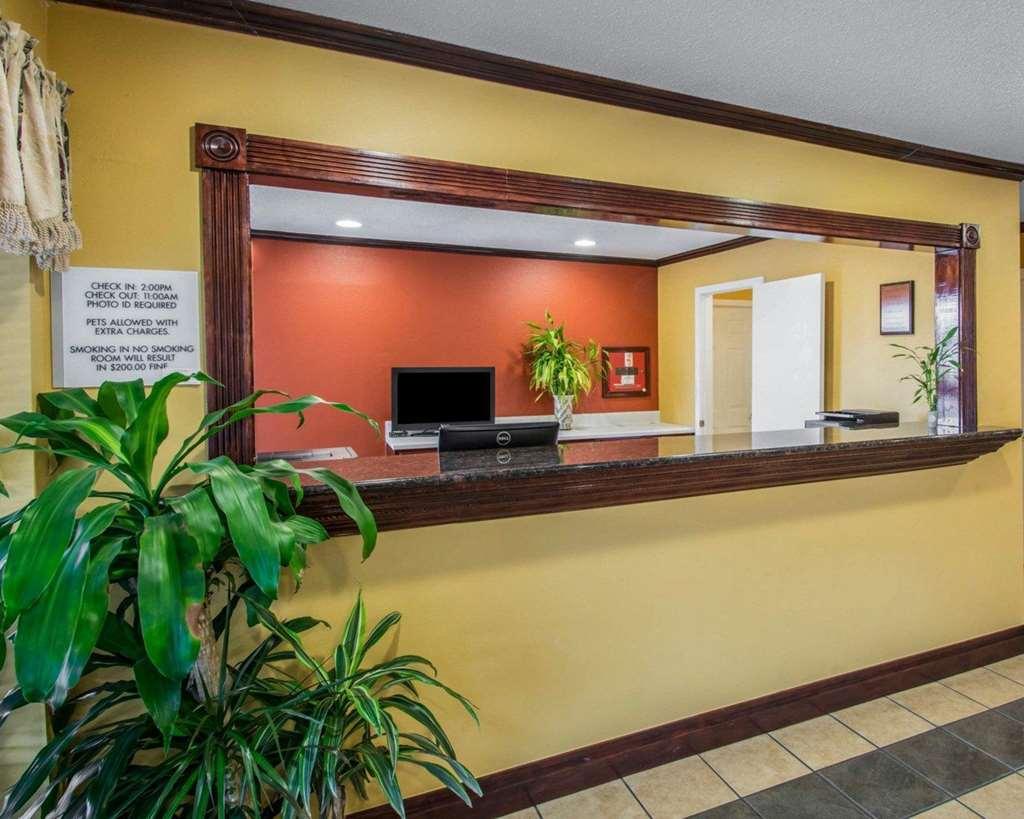 Econo Lodge Defuniak Springs I-10 Interior photo